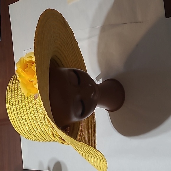 Women's Kentucky Derby or Church Hat - Picture 2 of 7